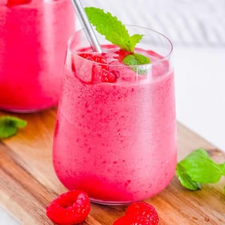 Raspberry Smoothie Drink