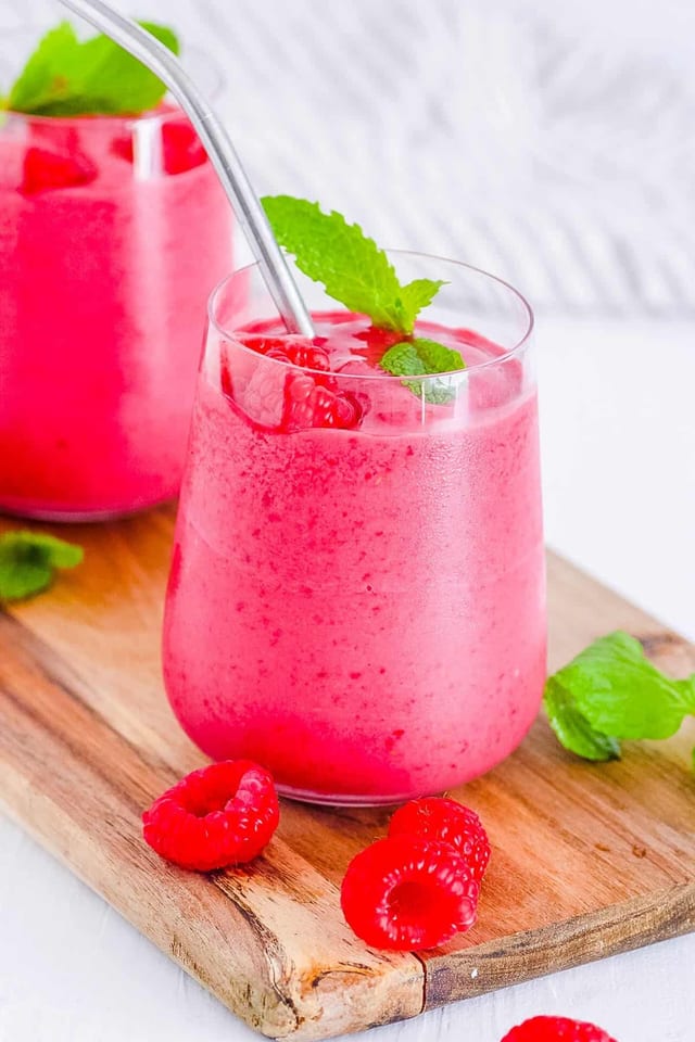 Raspberry Smoothie Drink.